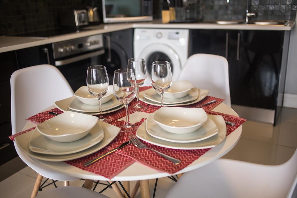 Apartment 64 At 77 On Independence Ave 温特和克 外观 照片